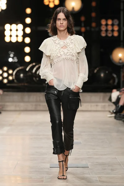 Look 28